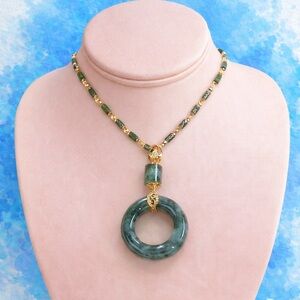 Elegant Green and Gold Necklace